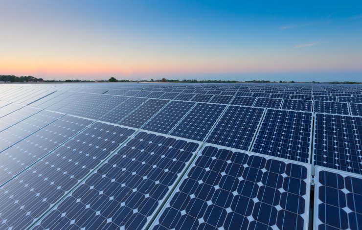 Gaminančių vartotojų gretos plečiasi: sėkmingai išparduota pirmoji 4 MW „Ignitis gamyba“ nutolusi...